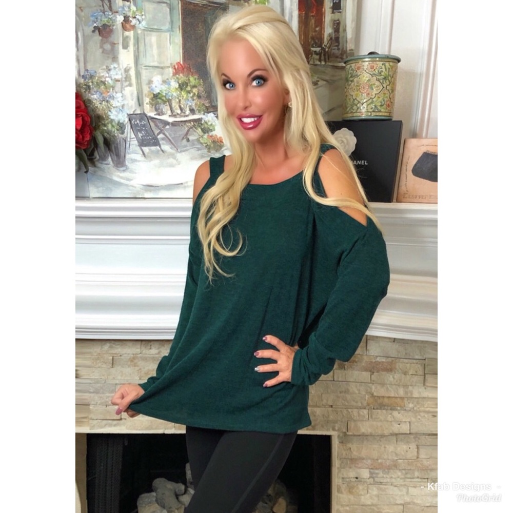 🛍LAST 1! Cold Shoulder Oversized Brushed Tunic! - Picture 4 of 4